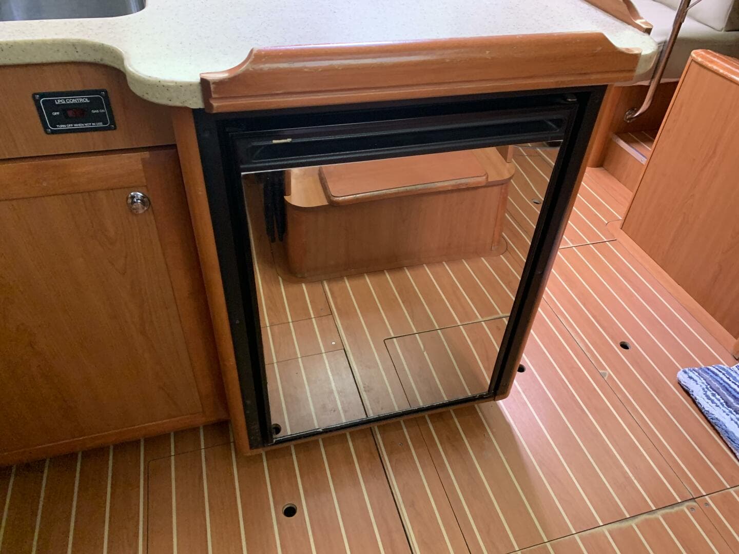 2009 Hunter 45 Deck Salon