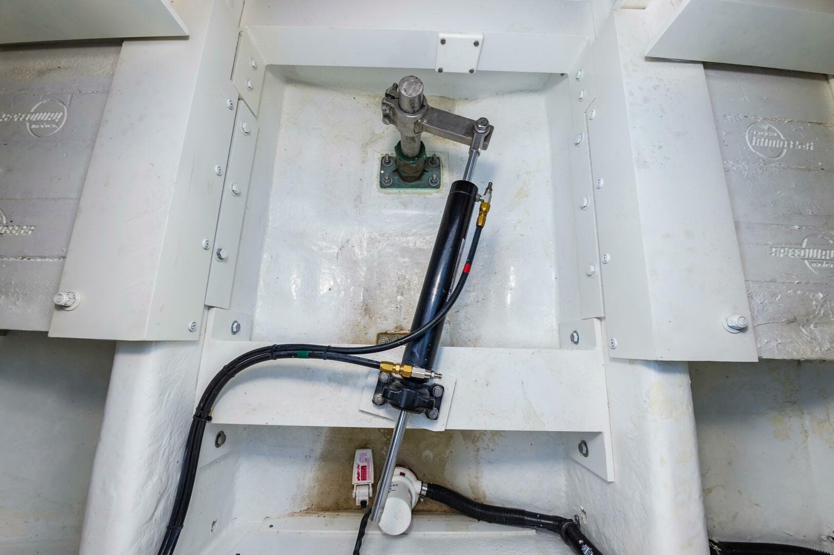 2024 Custom Chesapeake Bay Built Custom 33'