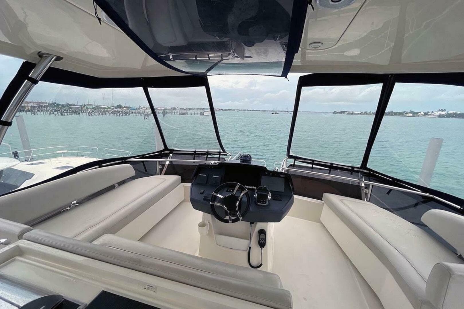 2018 Aquila 44 Yacht