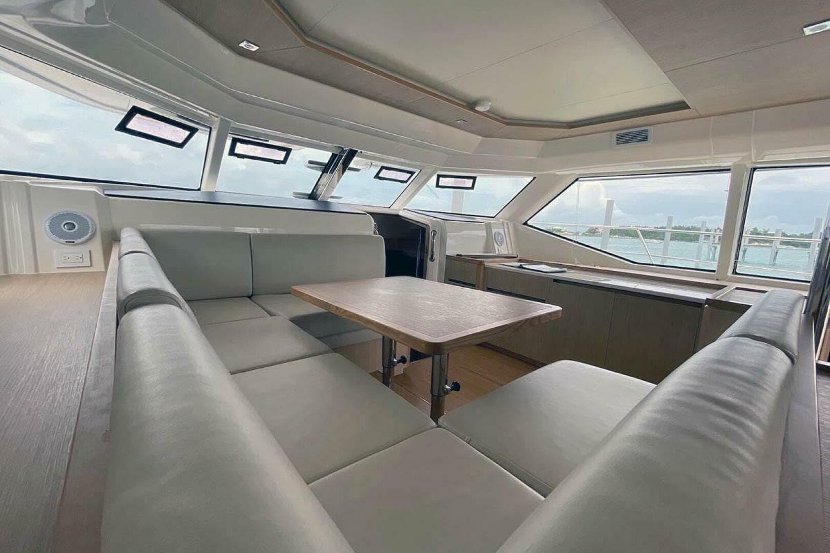 2018 Aquila 44 Yacht