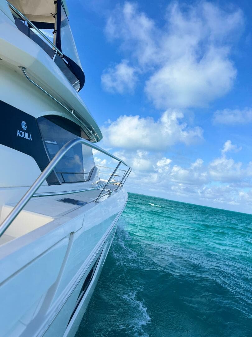 2018 Aquila 44 Yacht