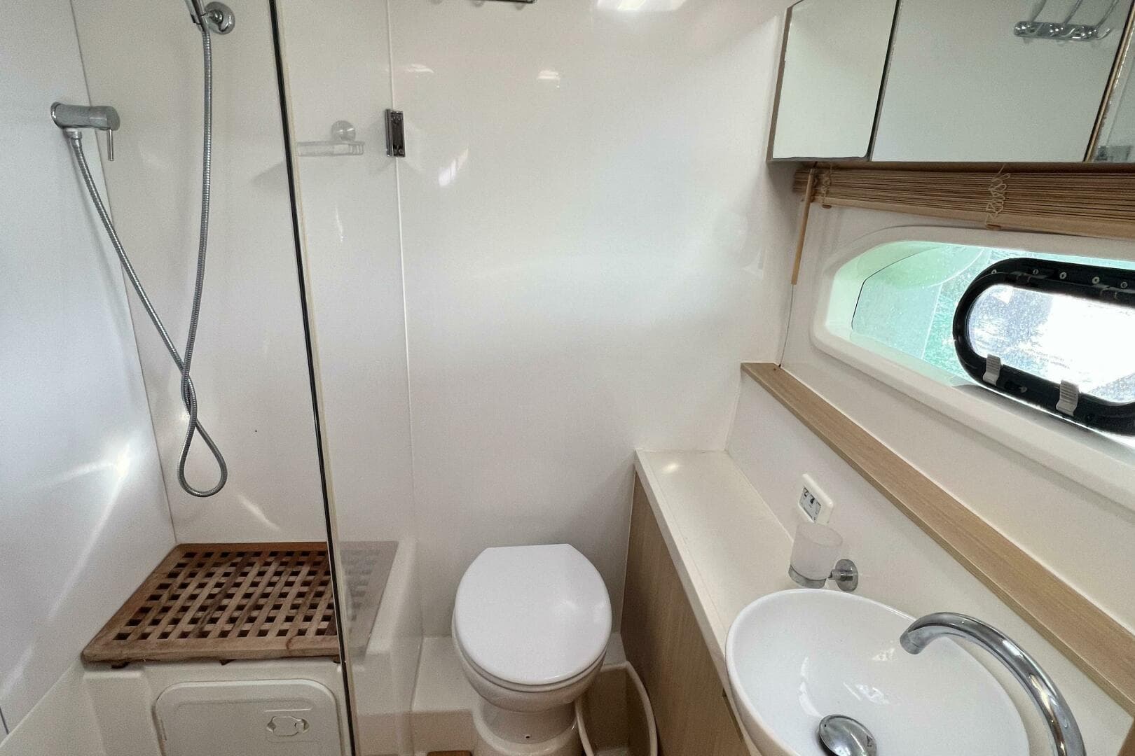 2018 Aquila 44 Yacht