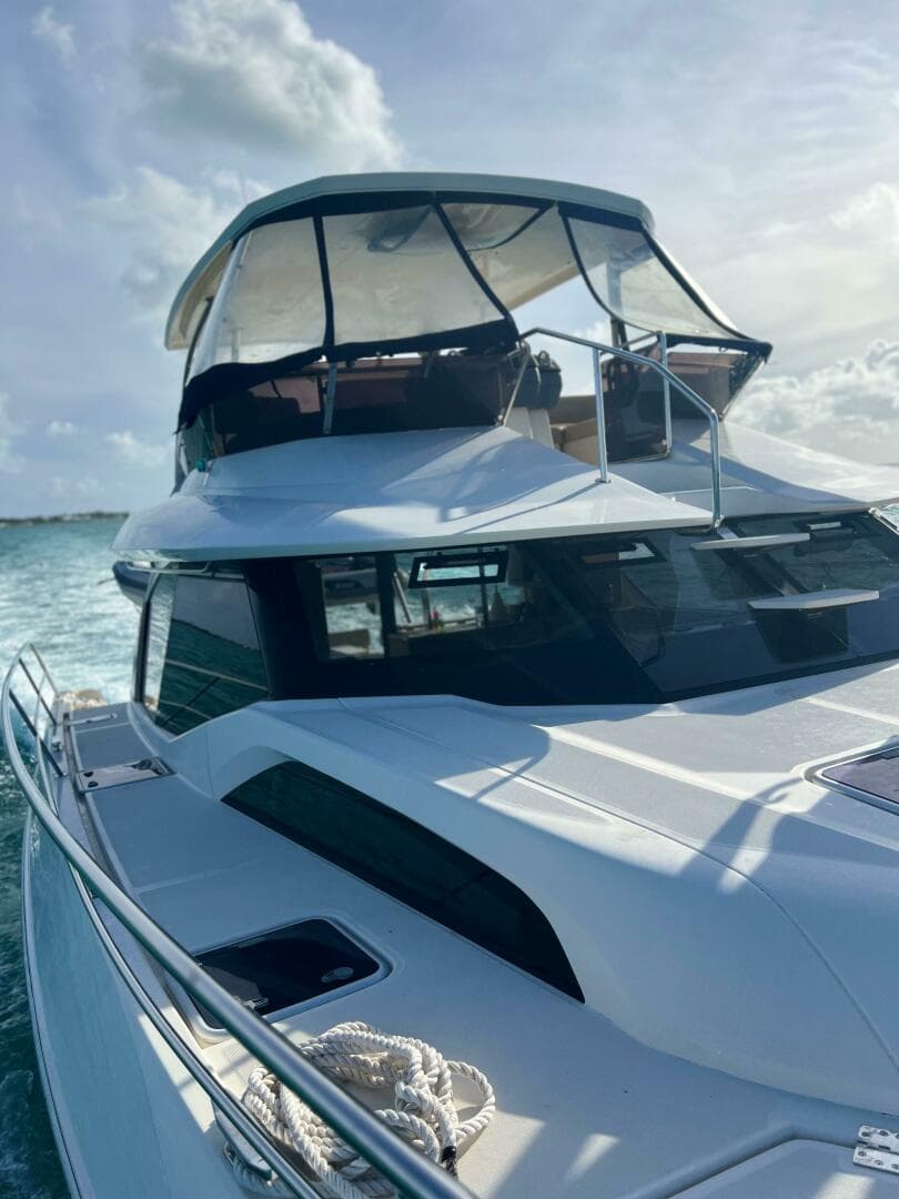 2018 Aquila 44 Yacht