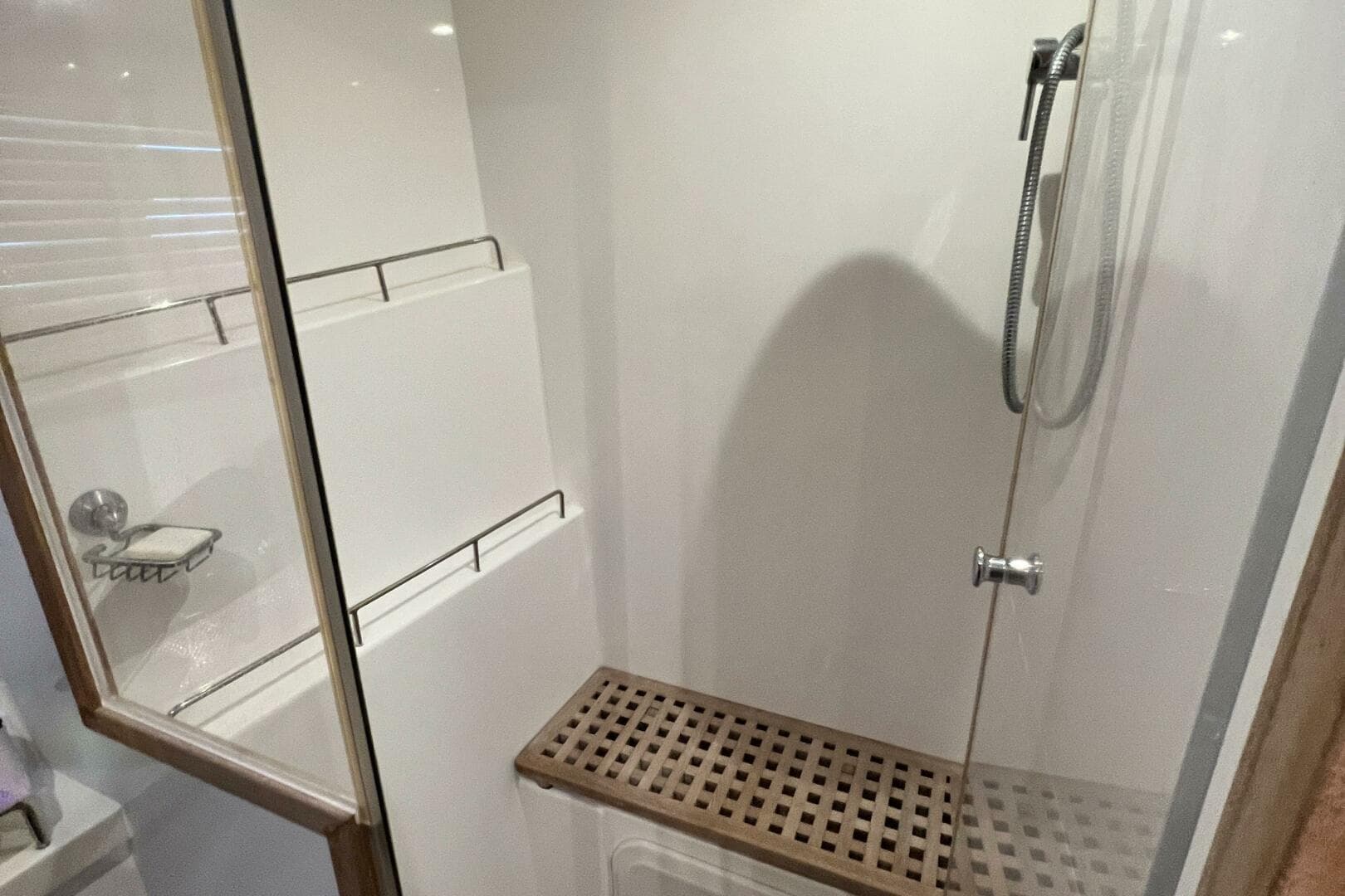 2018 Aquila 44 Yacht