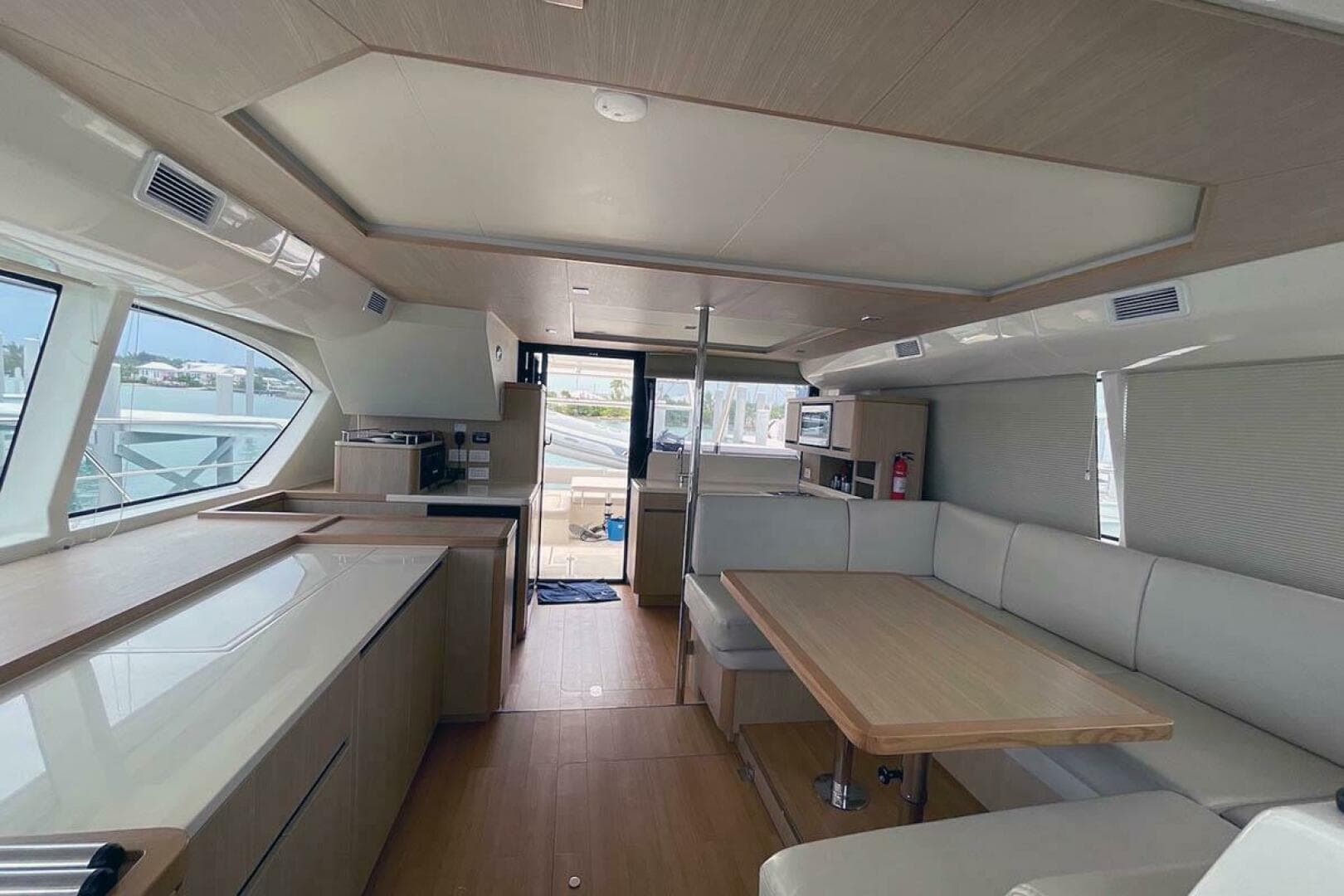 2018 Aquila 44 Yacht