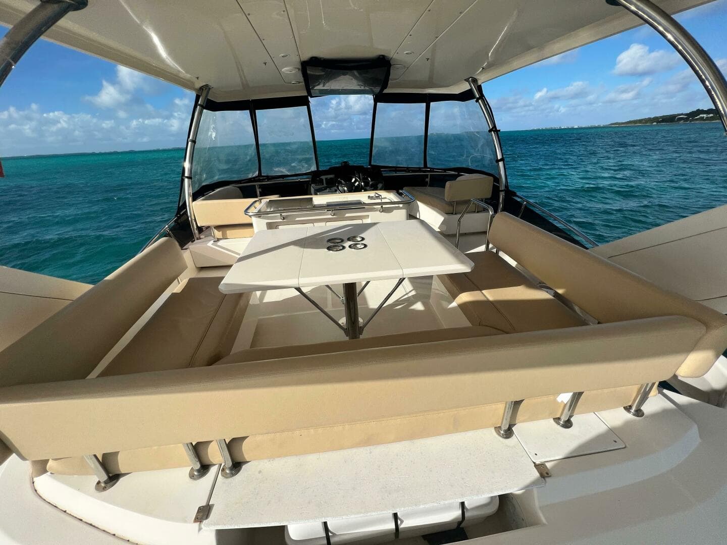 2018 Aquila 44 Yacht