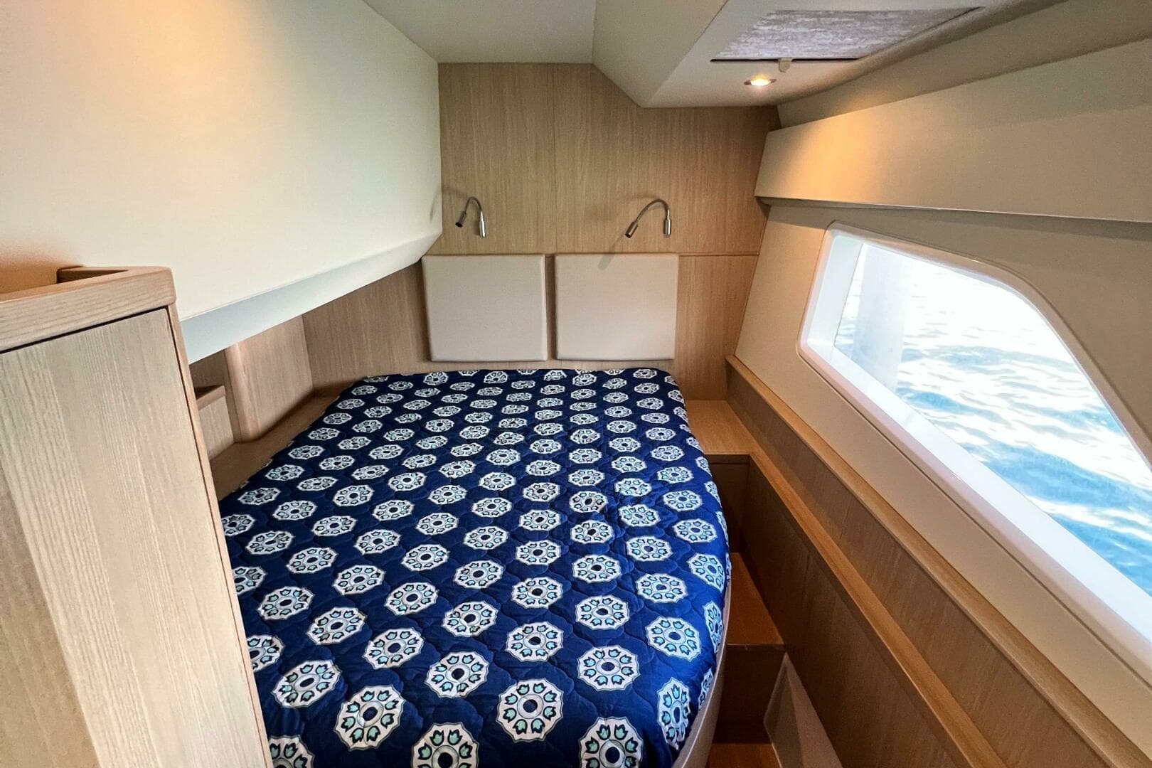 2018 Aquila 44 Yacht