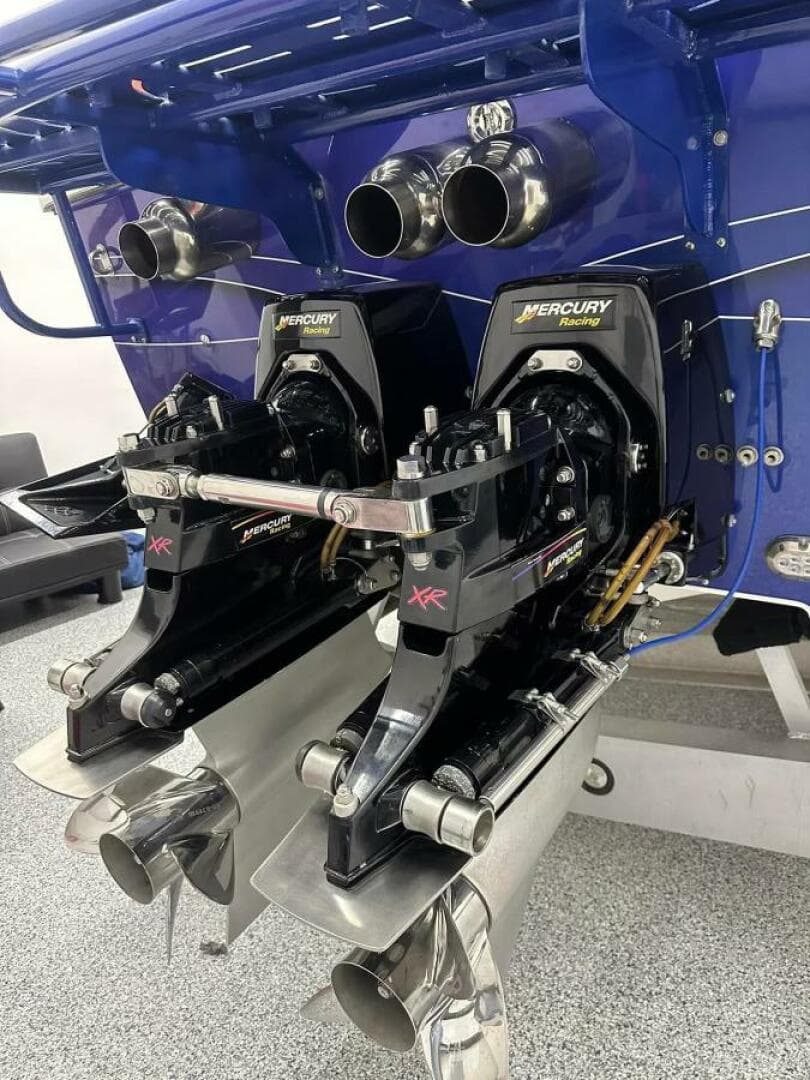 2005 Cigarette 39 Top Gun UNLIMITED