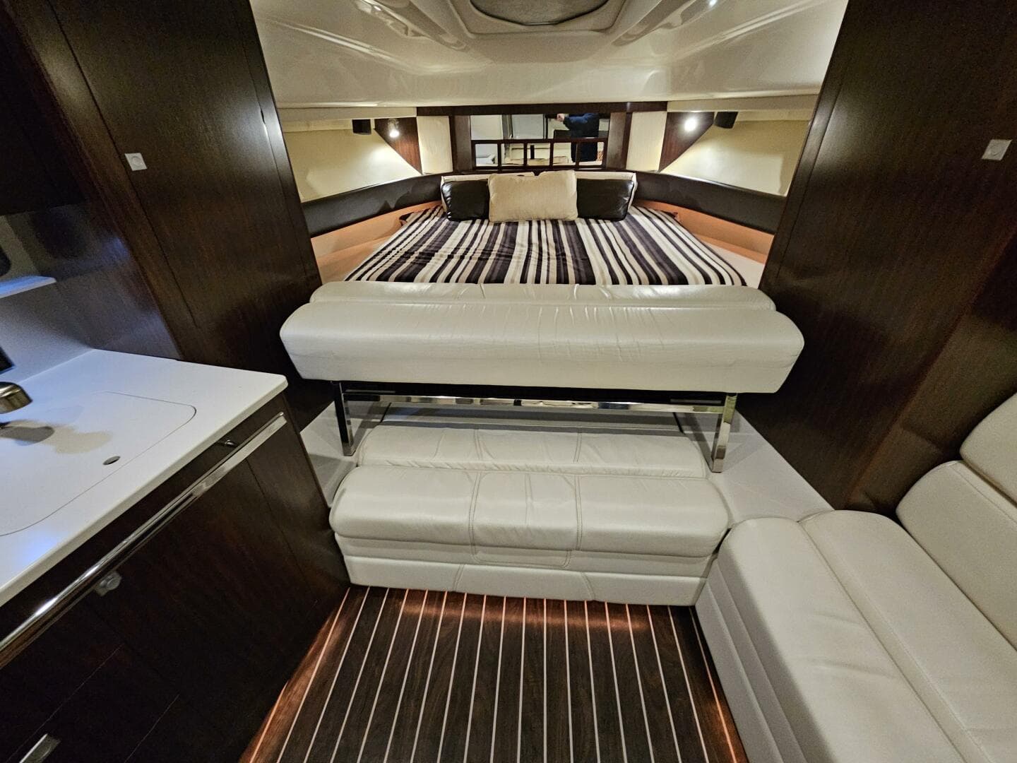 2016 Monterey 355 Sport Yacht