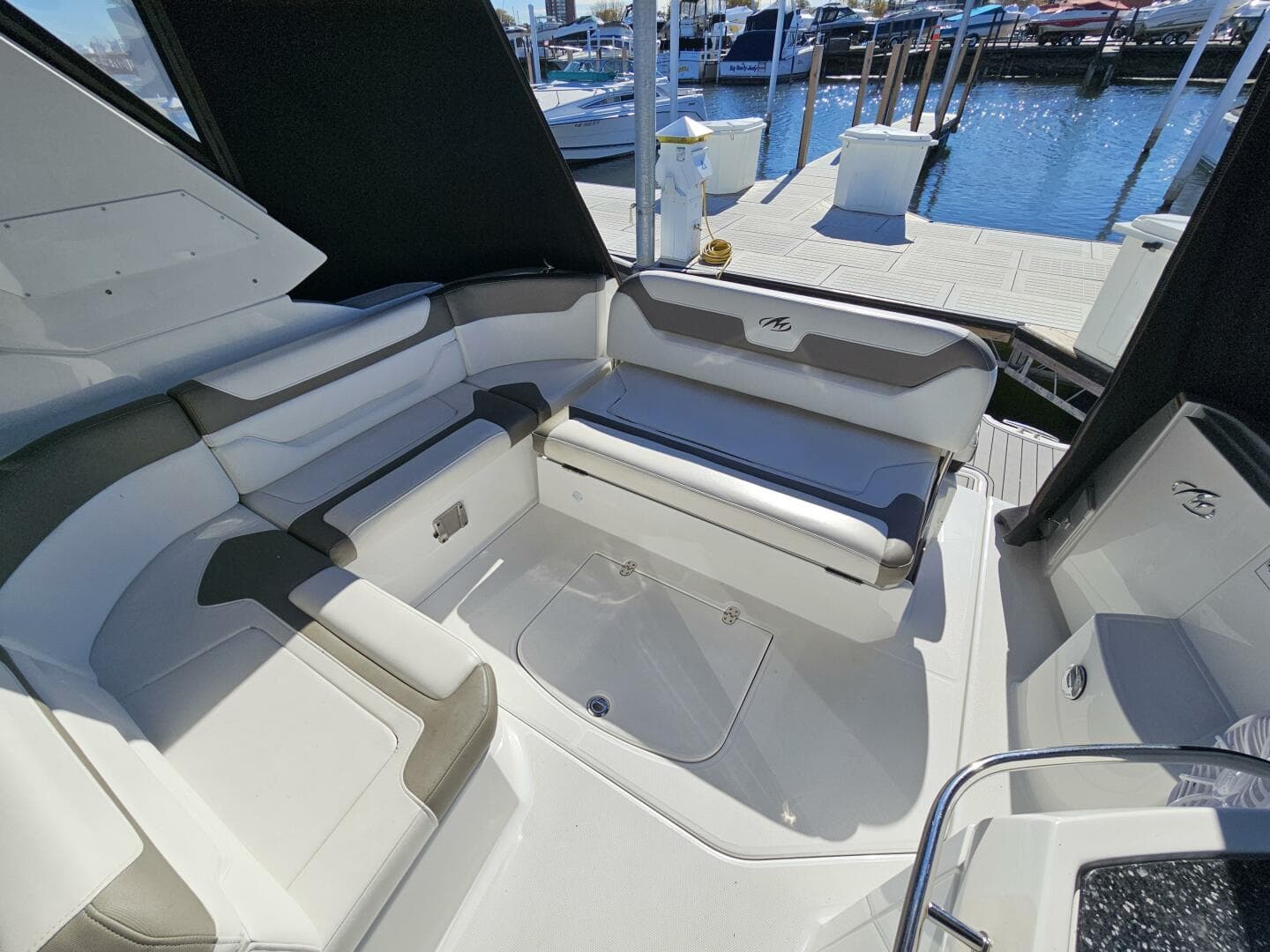 2016 Monterey 355 Sport Yacht