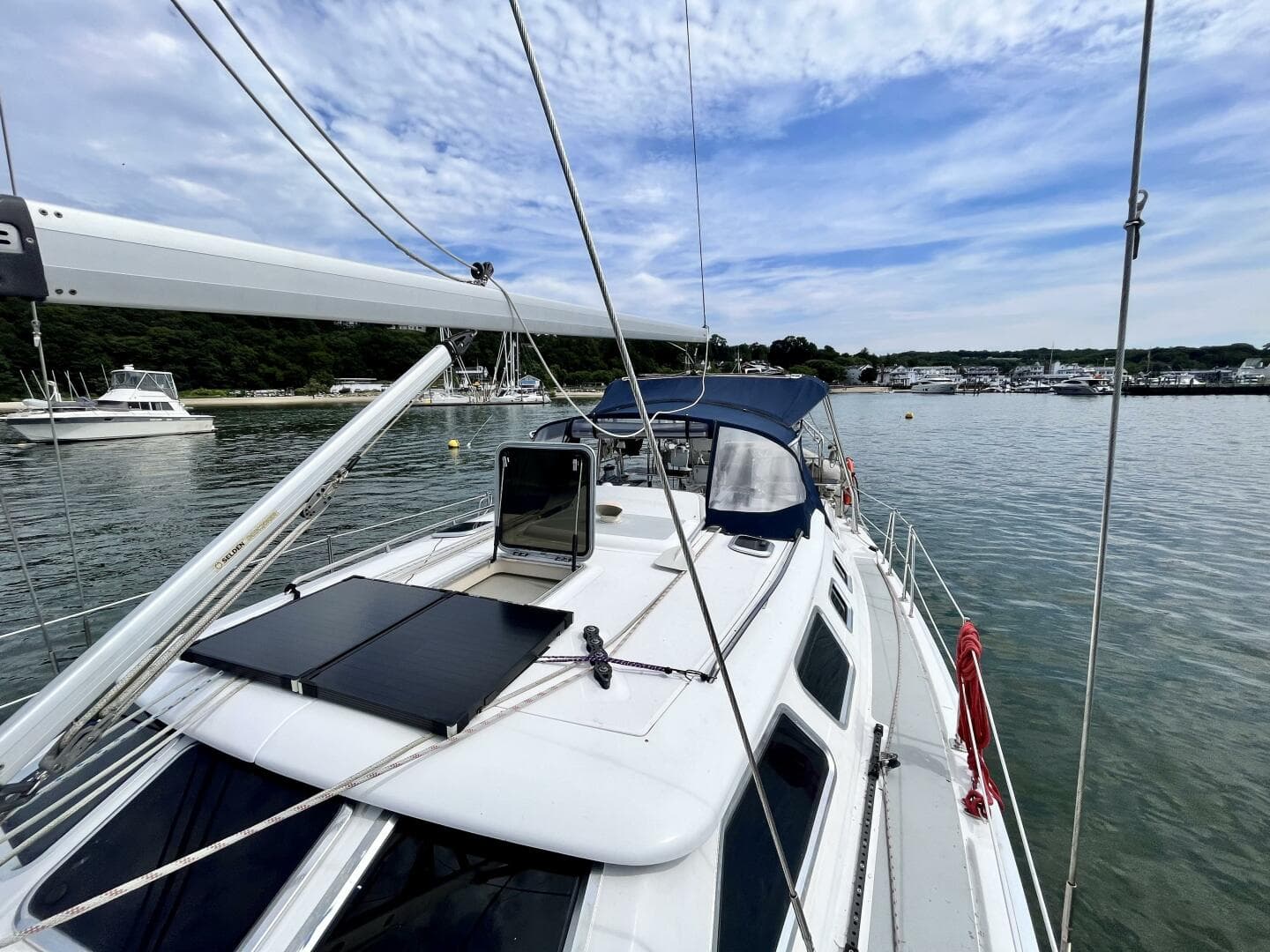 2008 Hunter 41 Deck Salon