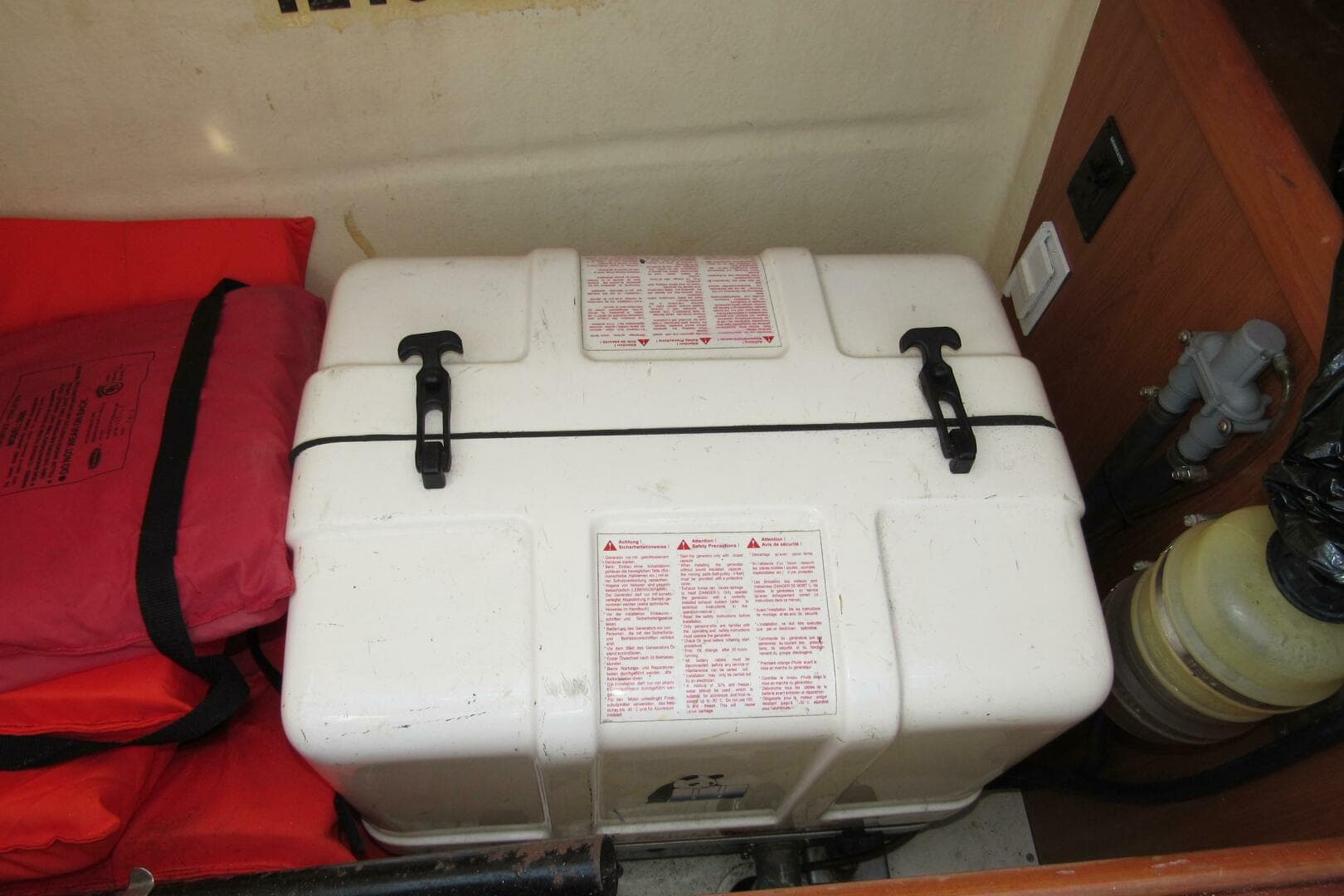 2008 Hunter 41 Deck Salon