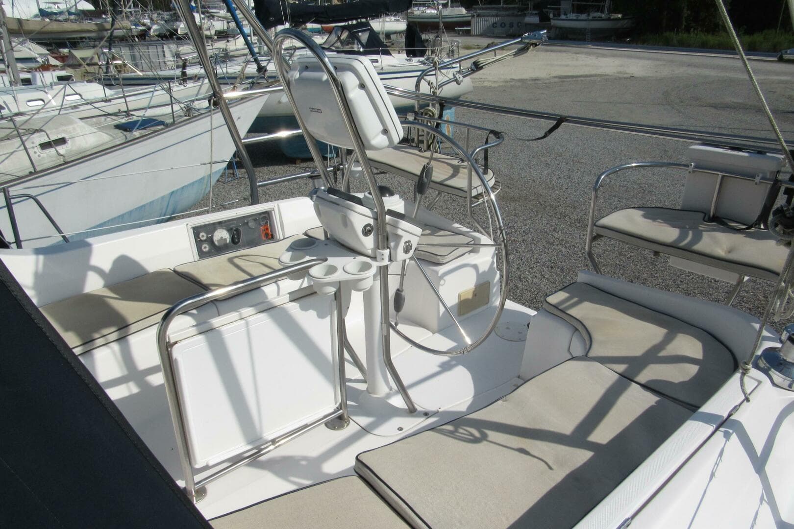 2008 Hunter 41 Deck Salon