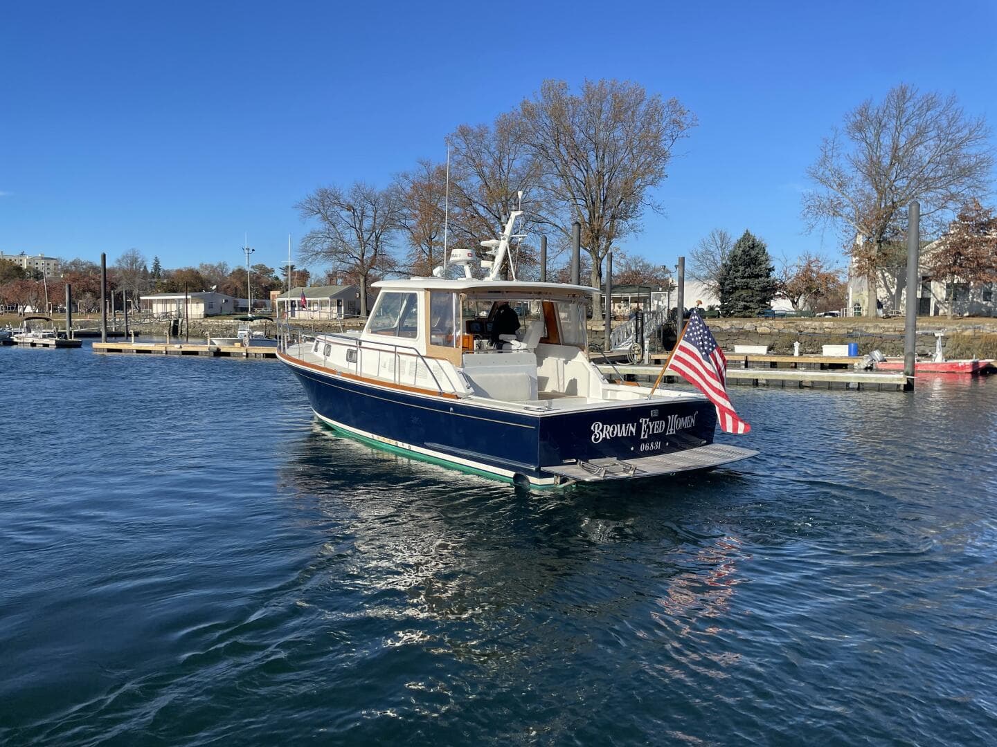 Grand Banks Eastbay 38 HX port side hind quarter