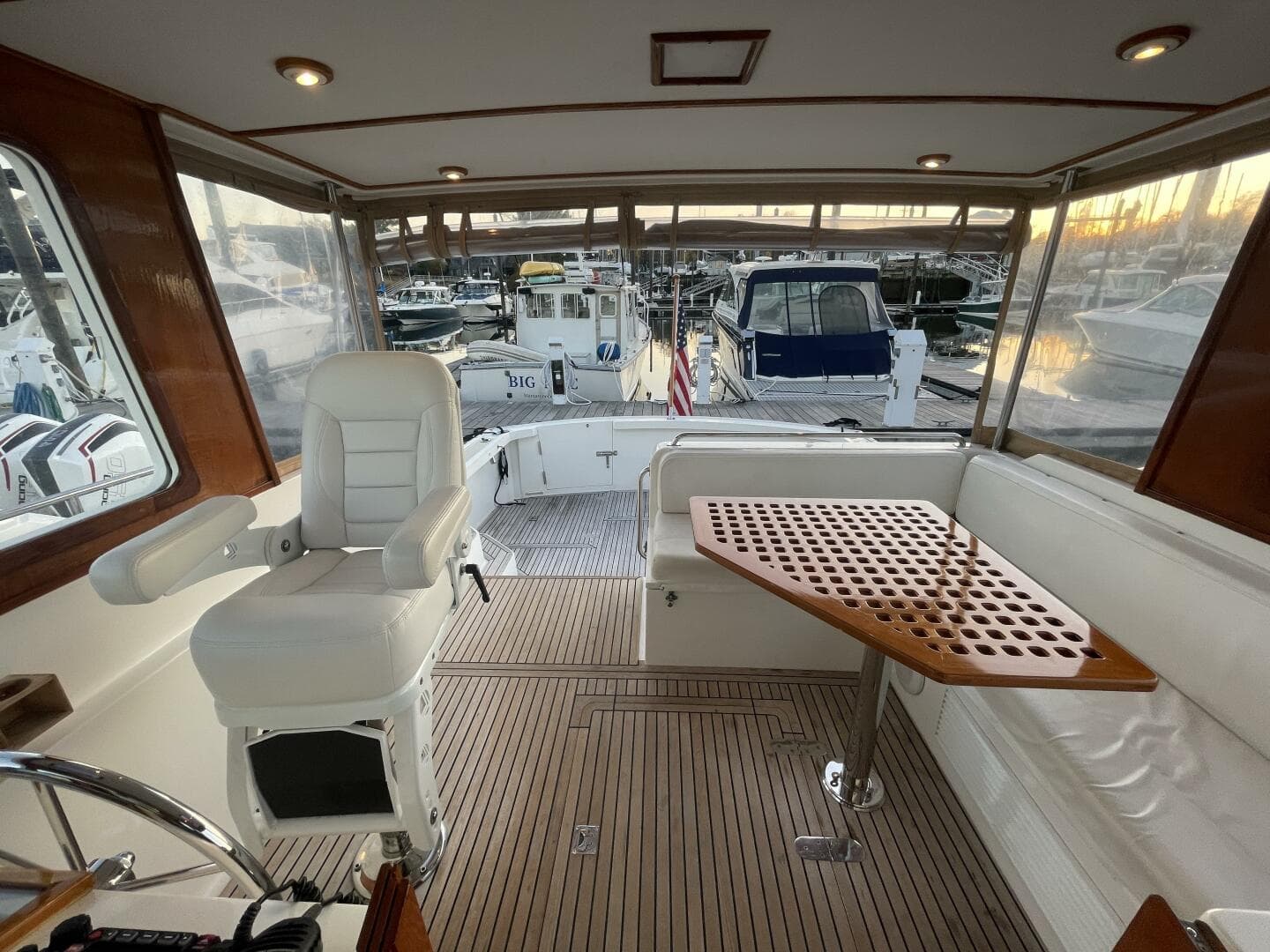 Grand Banks Eastbay 38 HX