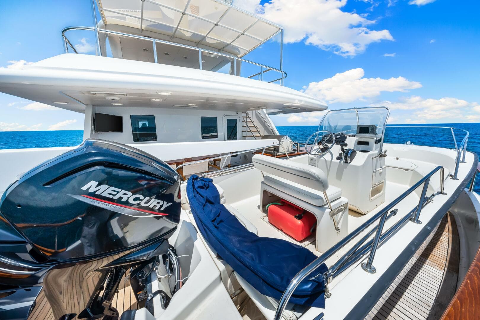 1996 Palmer Johnson TRI-DECK FB