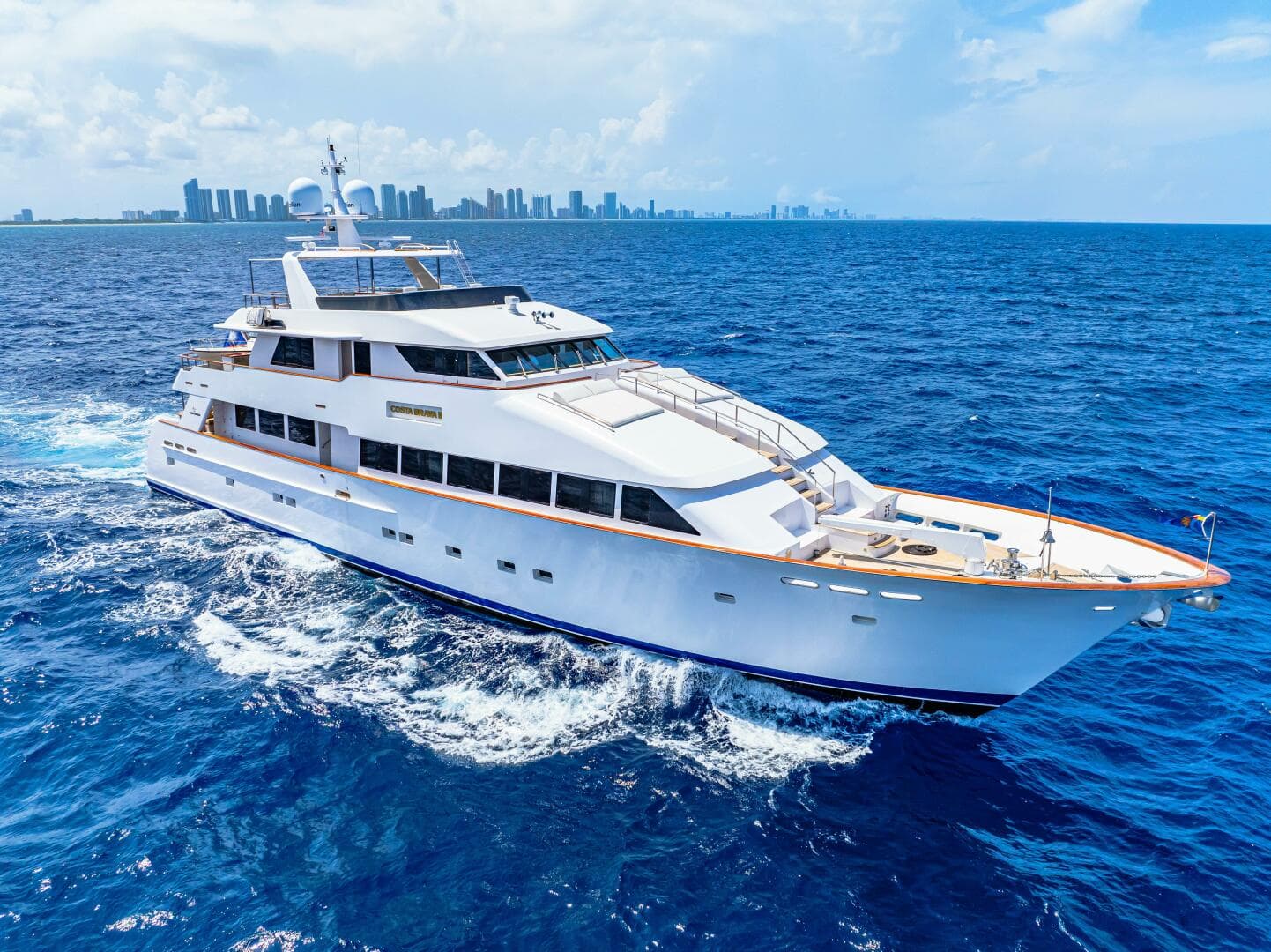 1996 Palmer Johnson TRI-DECK FB