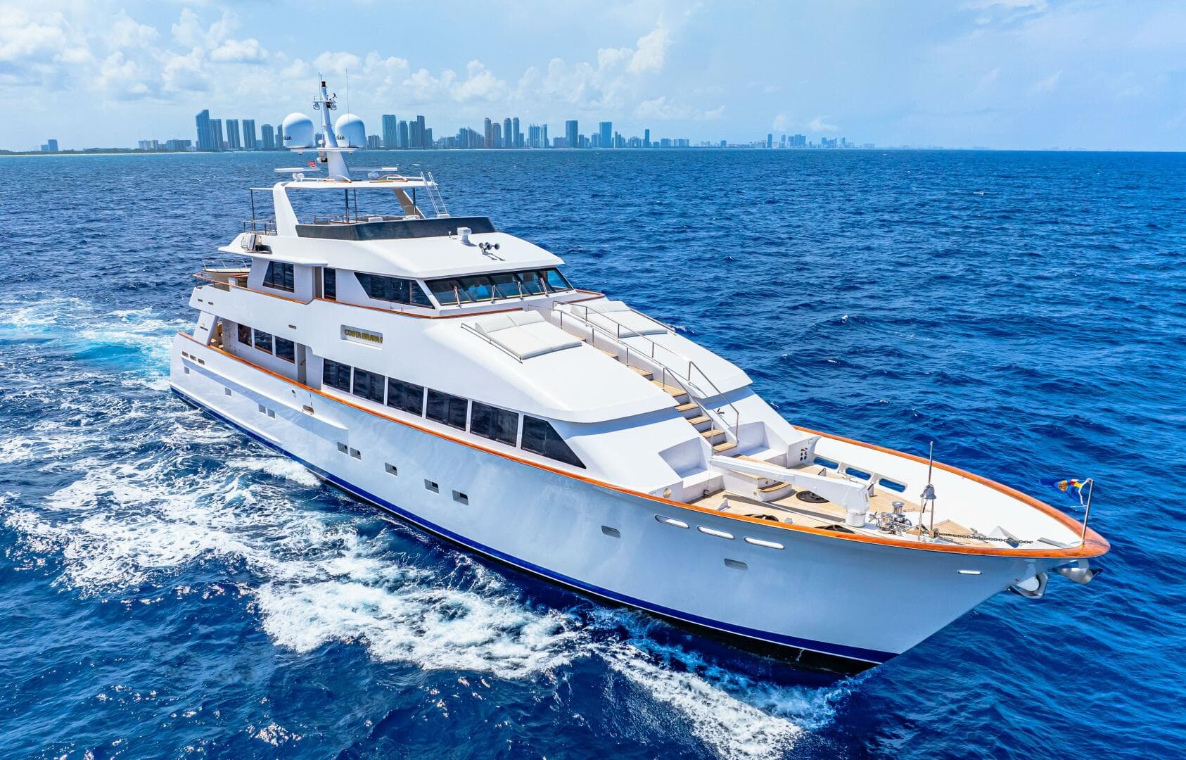 1996 Palmer Johnson TRI-DECK FB