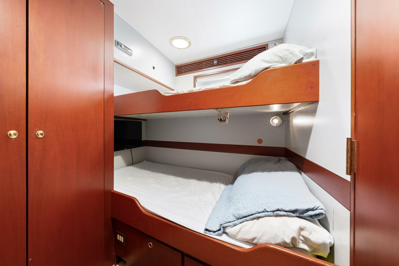 1996 Palmer Johnson TRI-DECK FB