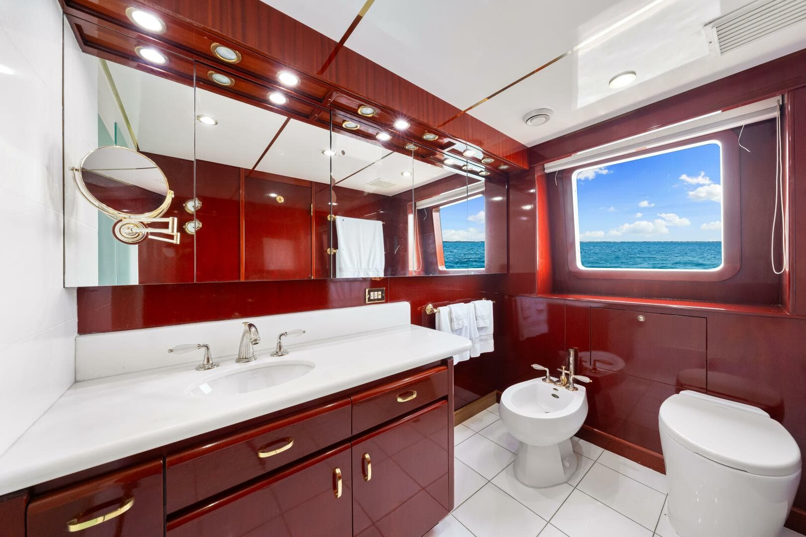 1996 Palmer Johnson TRI-DECK FB