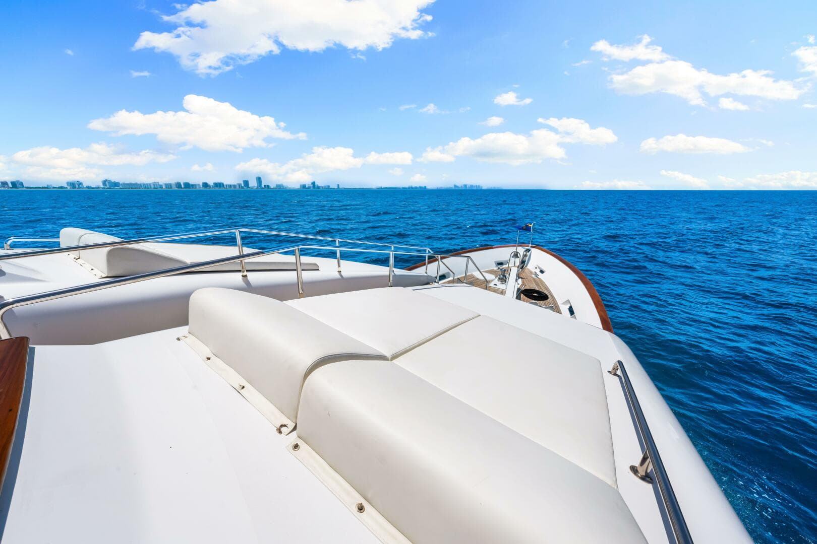 1996 Palmer Johnson TRI-DECK FB