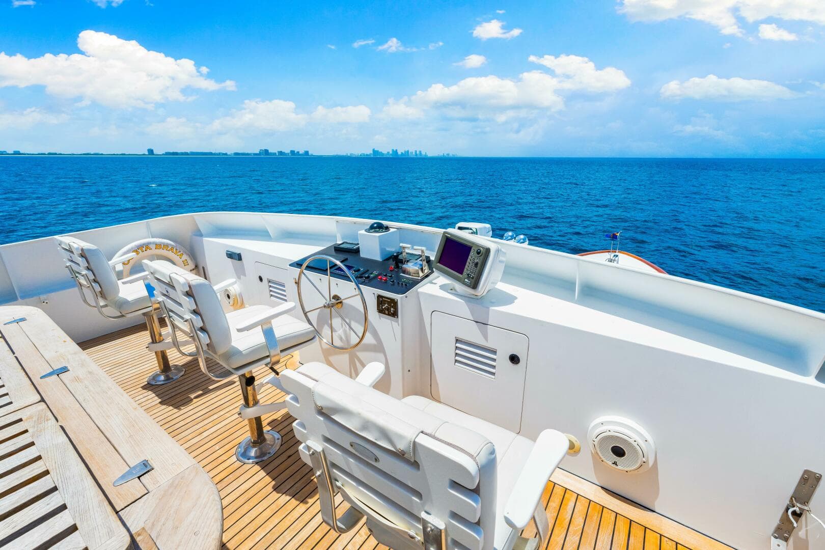 1996 Palmer Johnson TRI-DECK FB