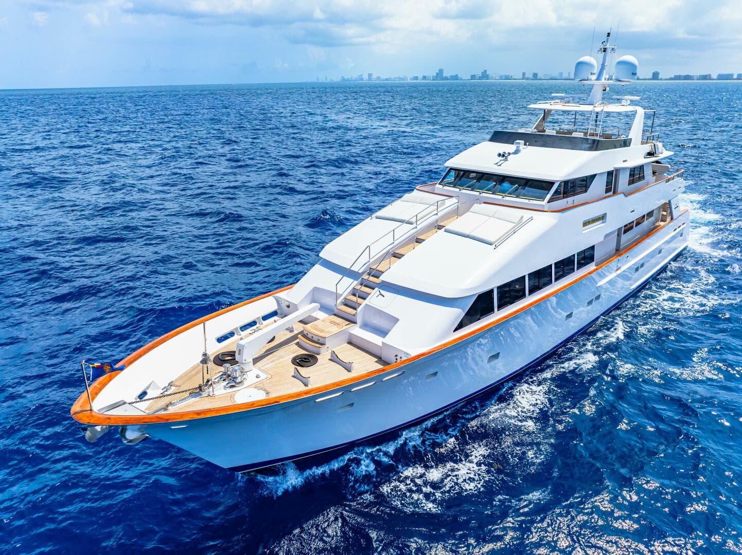 1996 Palmer Johnson TRI-DECK FB