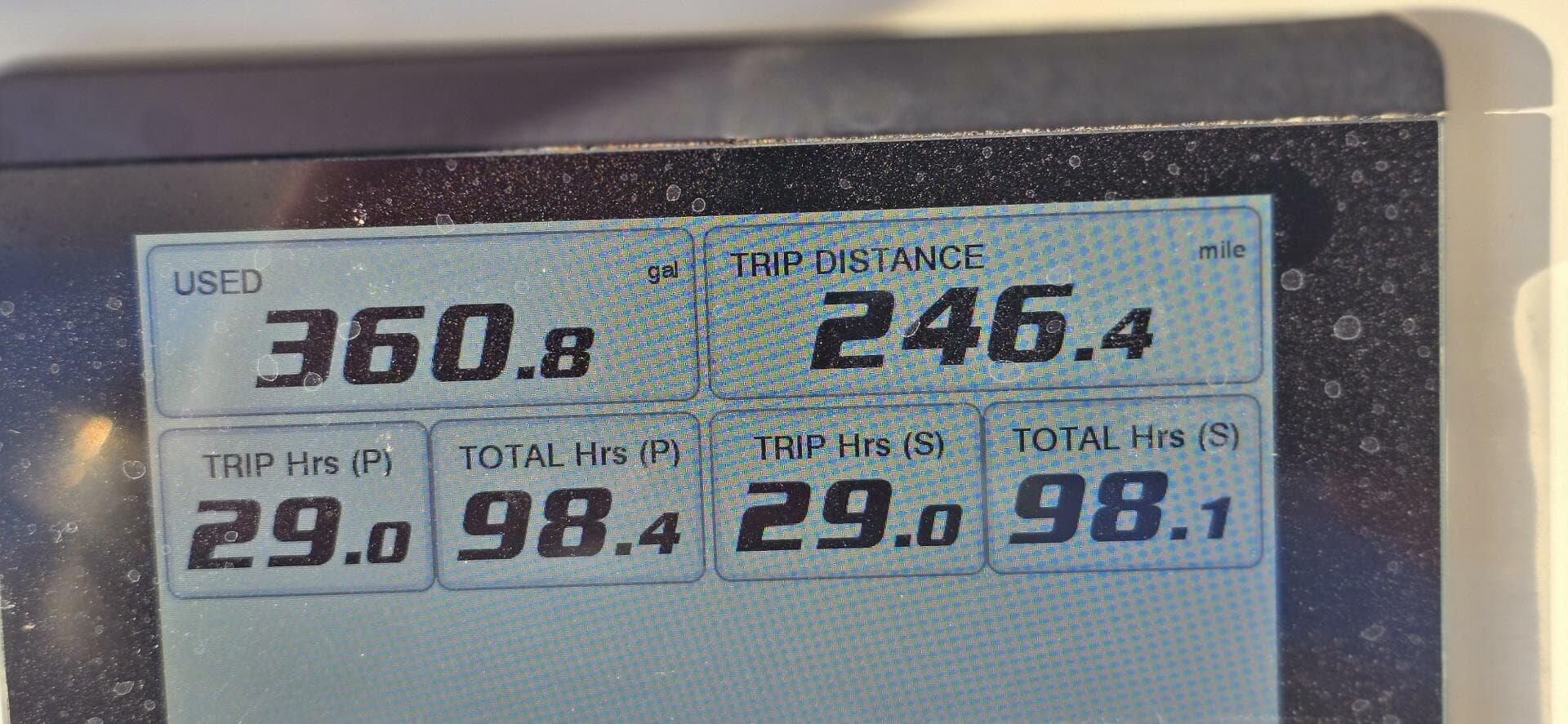 2021 Regulator 34 Center Console