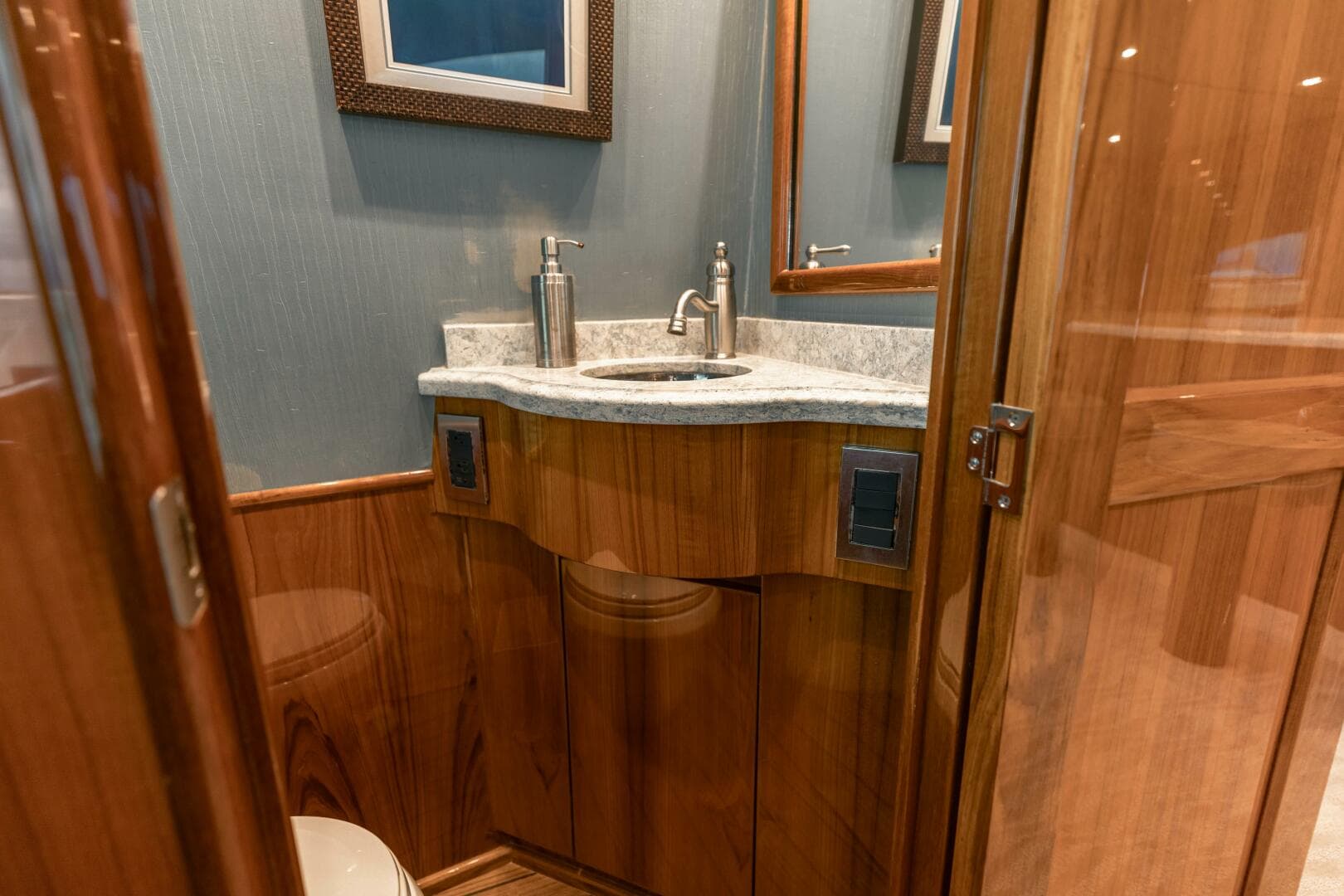 2017 Viking 66 Convertible MISS VICTORIA 