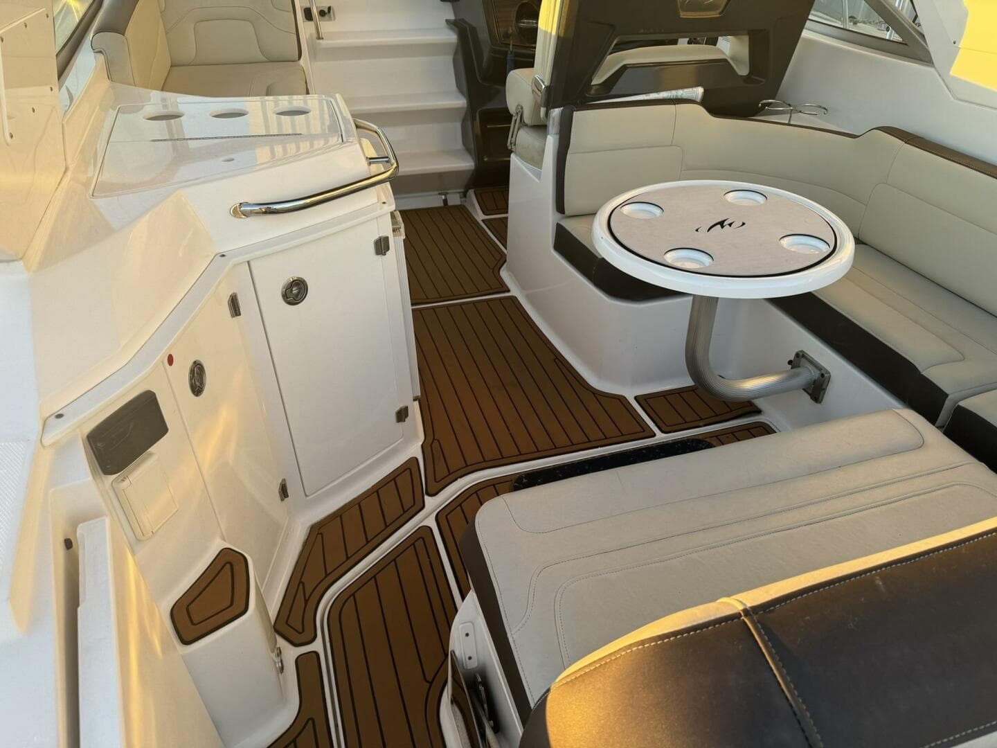 2018 Monterey 295 SY