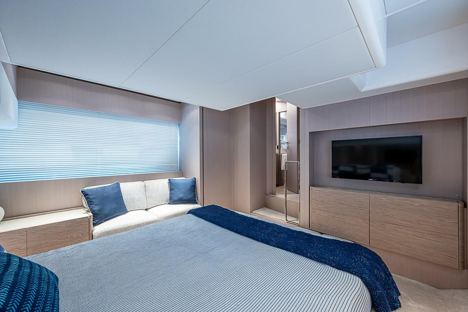 2021 Ferretti Yachts 500