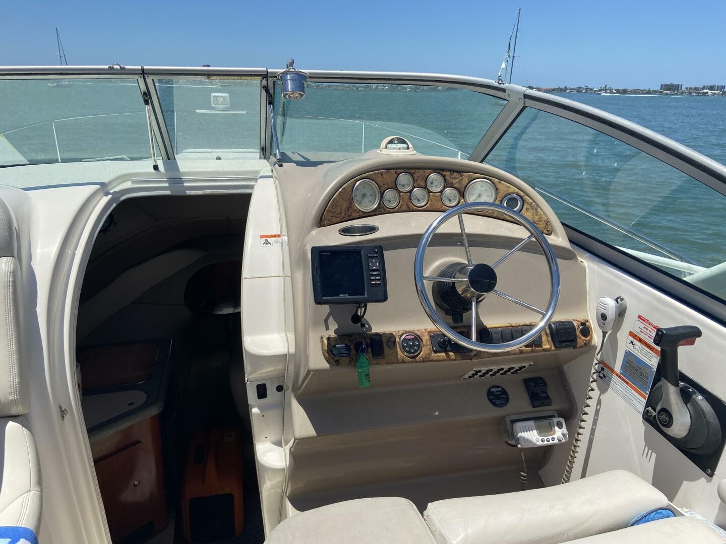 2006 Larson 274 Cabrio