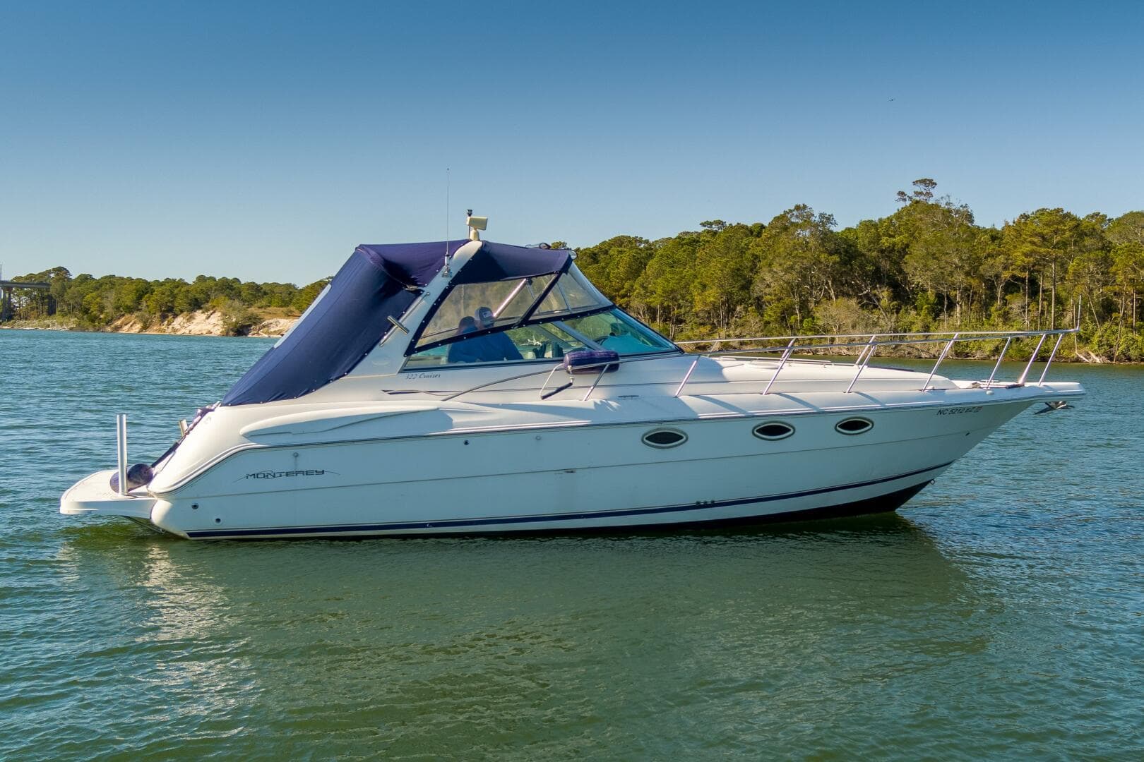 2000 Monterey 322 Cruiser