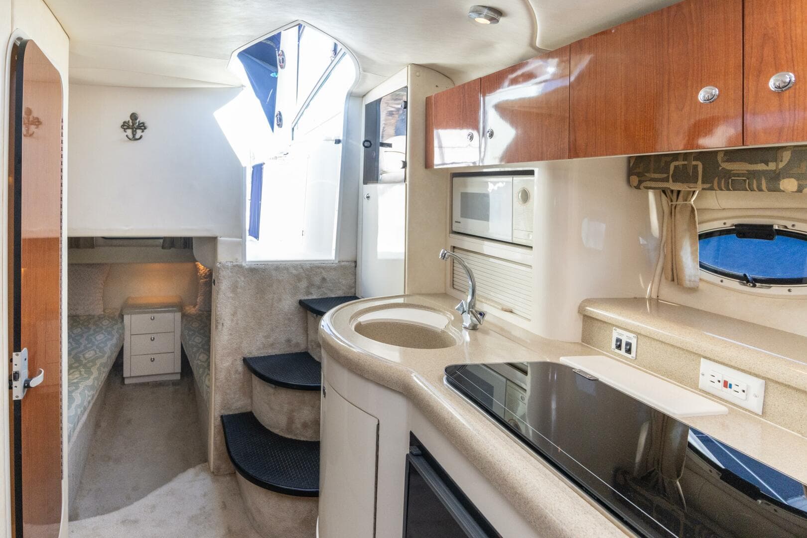 2000 Monterey 322 Cruiser