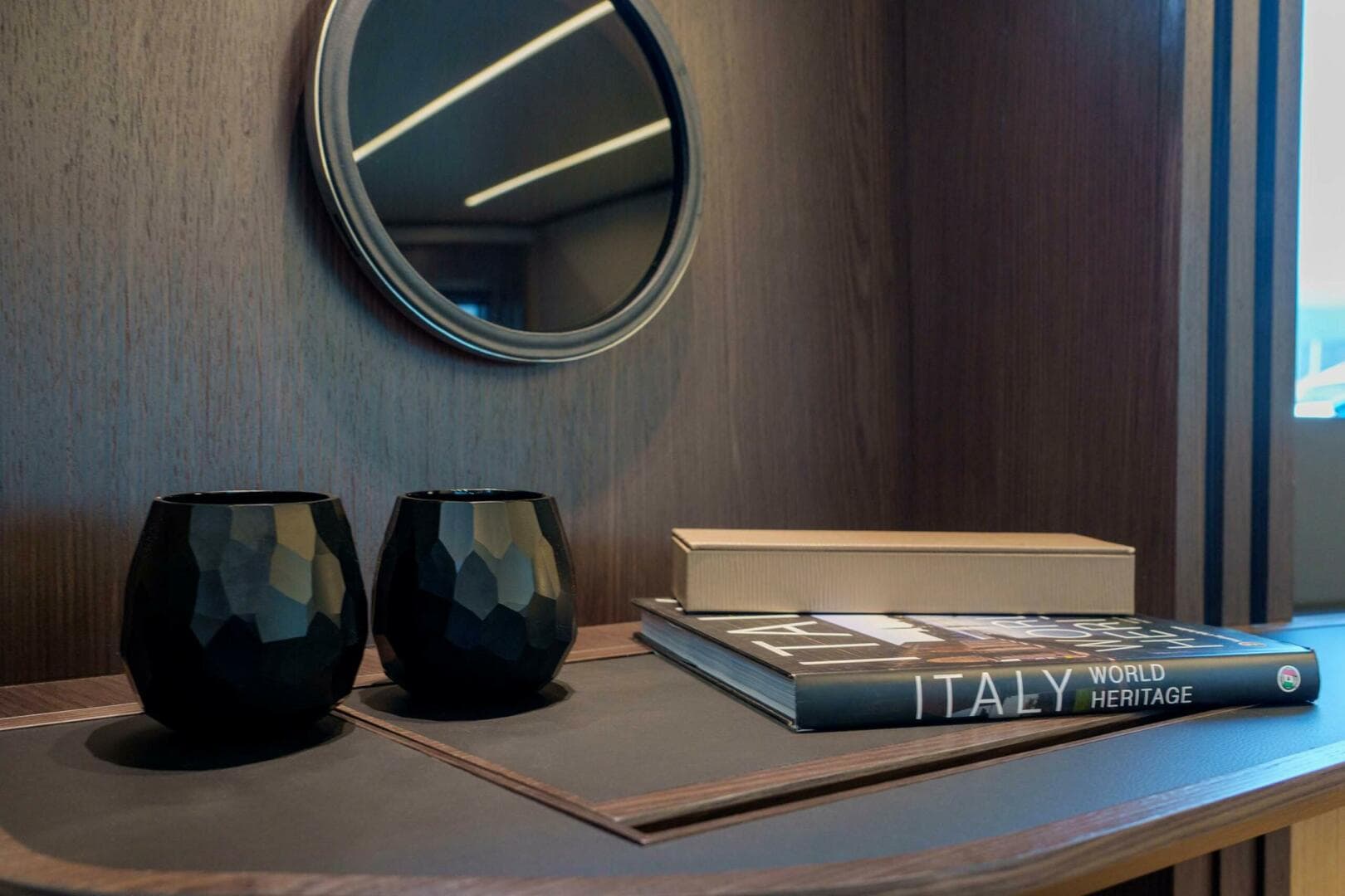 2026 Absolute 52 Fly