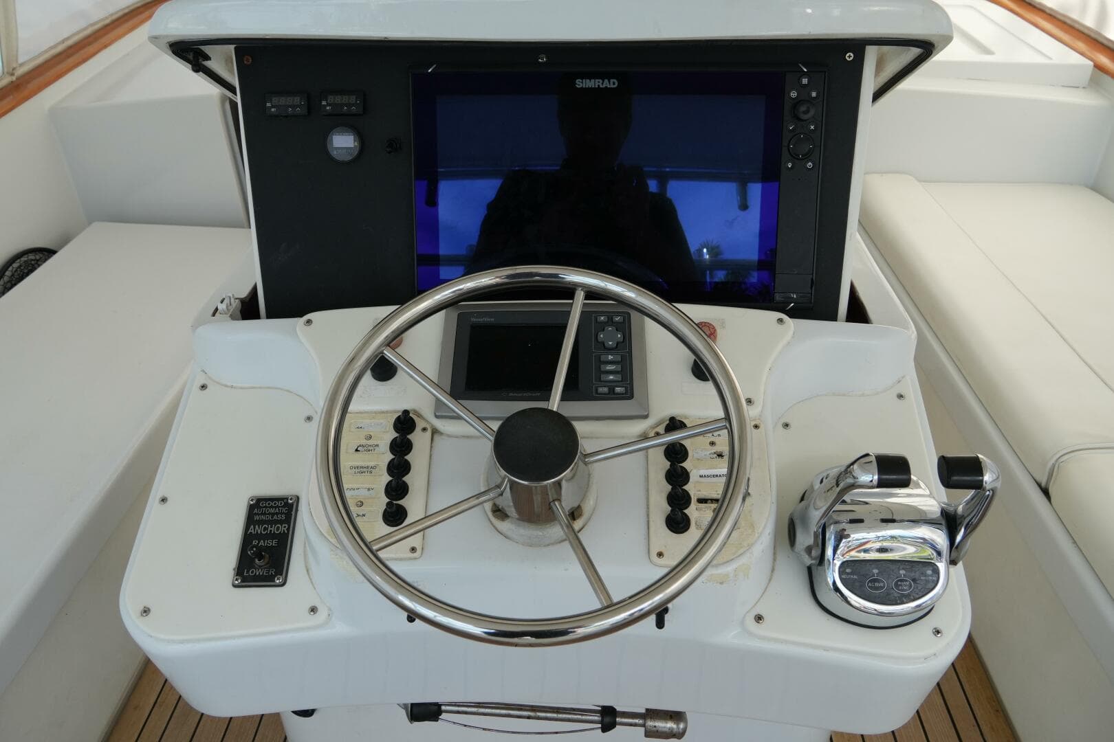 2000 Stolper 3800 Tournament Express