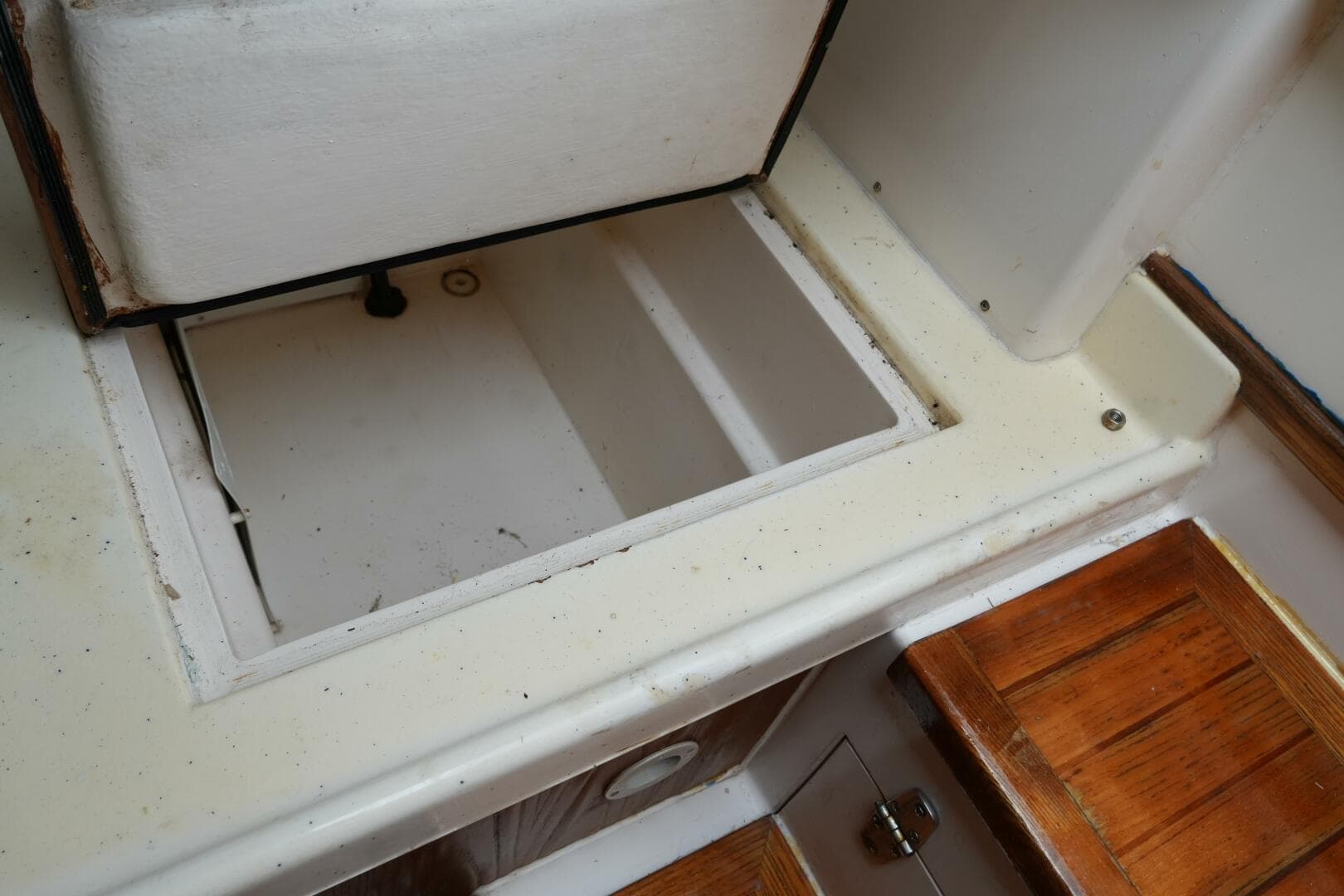 2000 Stolper 3800 Tournament Express