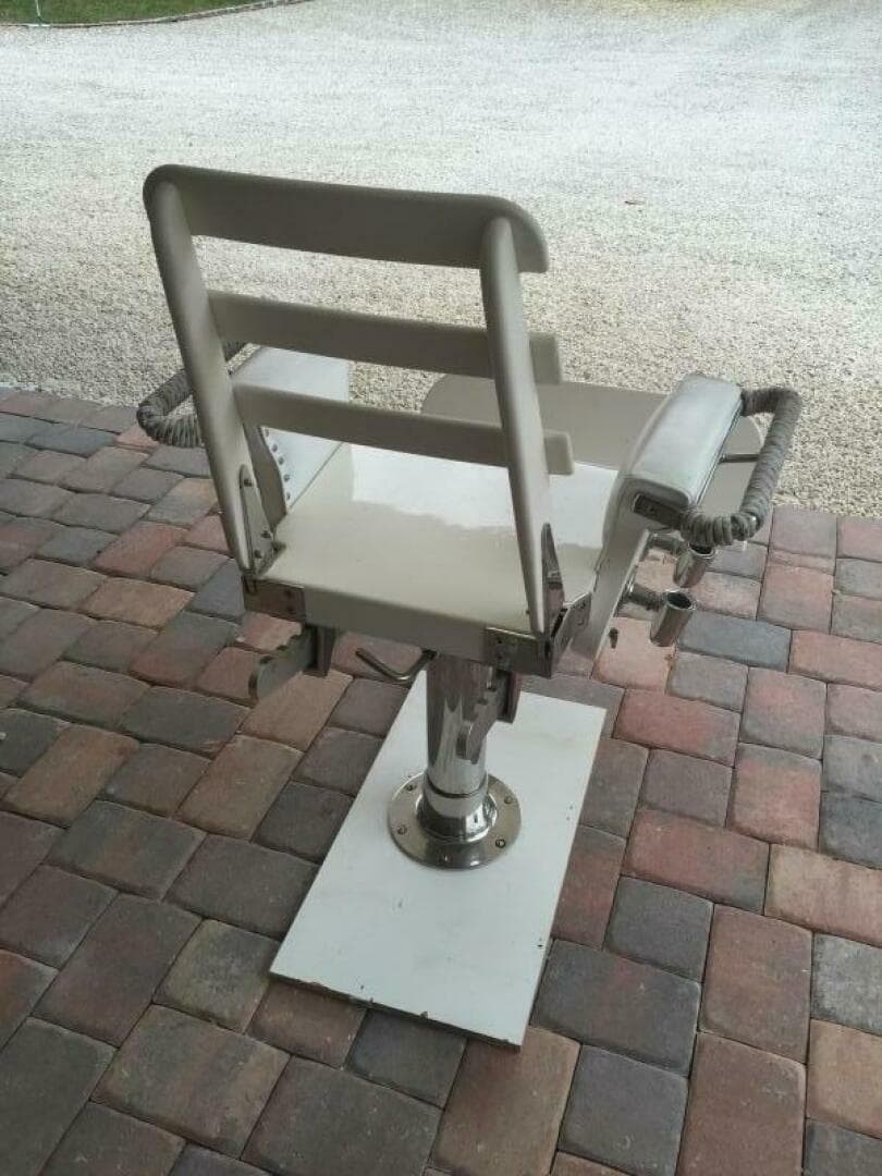 2000 Stolper 3800 Tournament Express