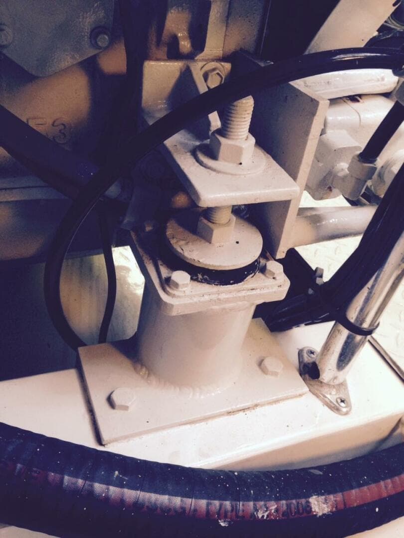 2000 Stolper 3800 Tournament Express