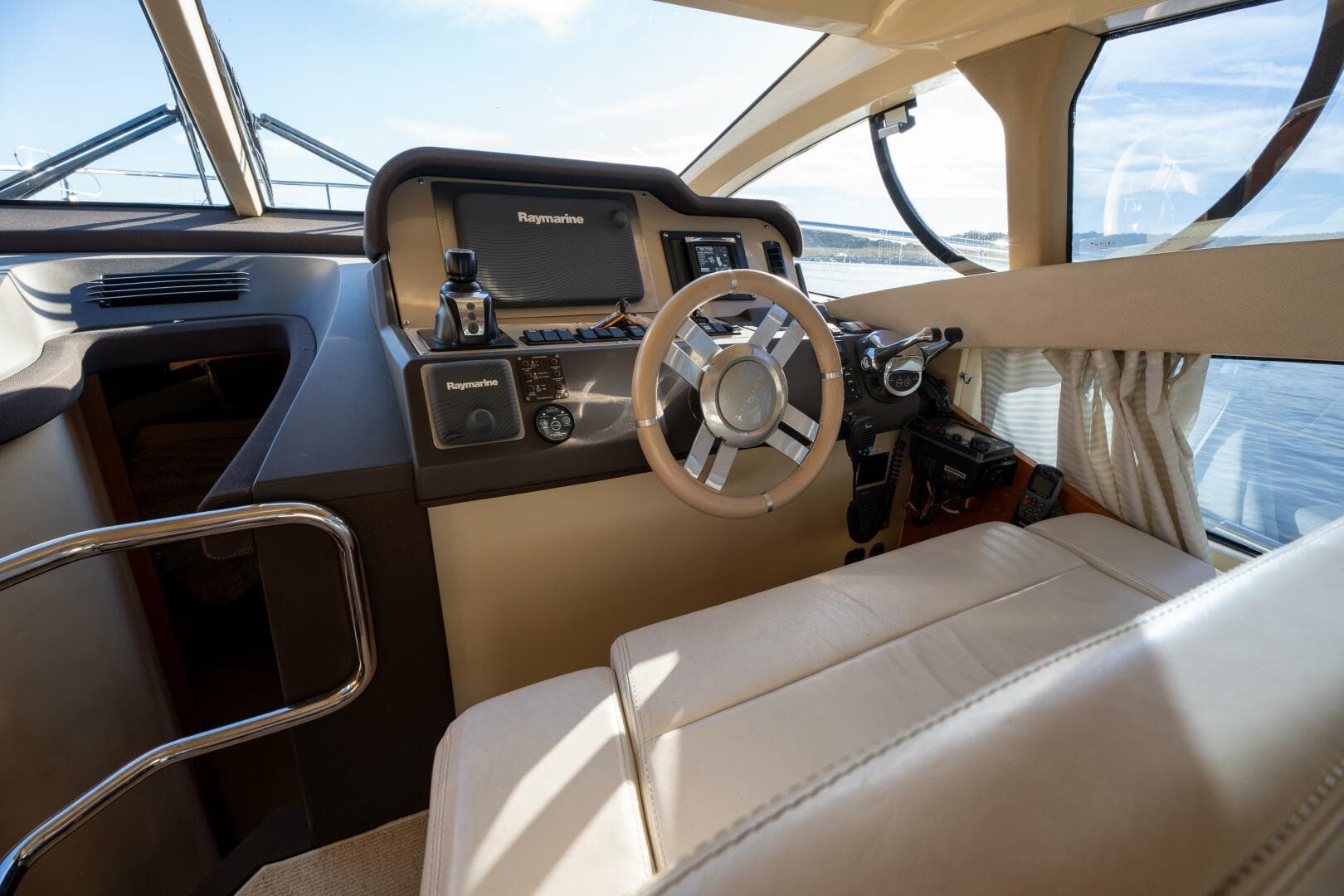 2013 Azimut 40 Flybridge