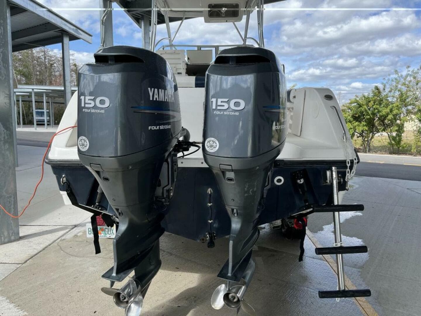 2006 Century 2400 WA