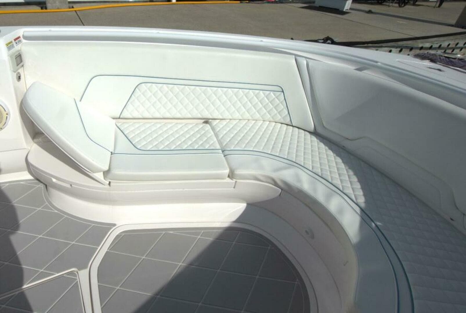 Talan't Show - Intrepid 40