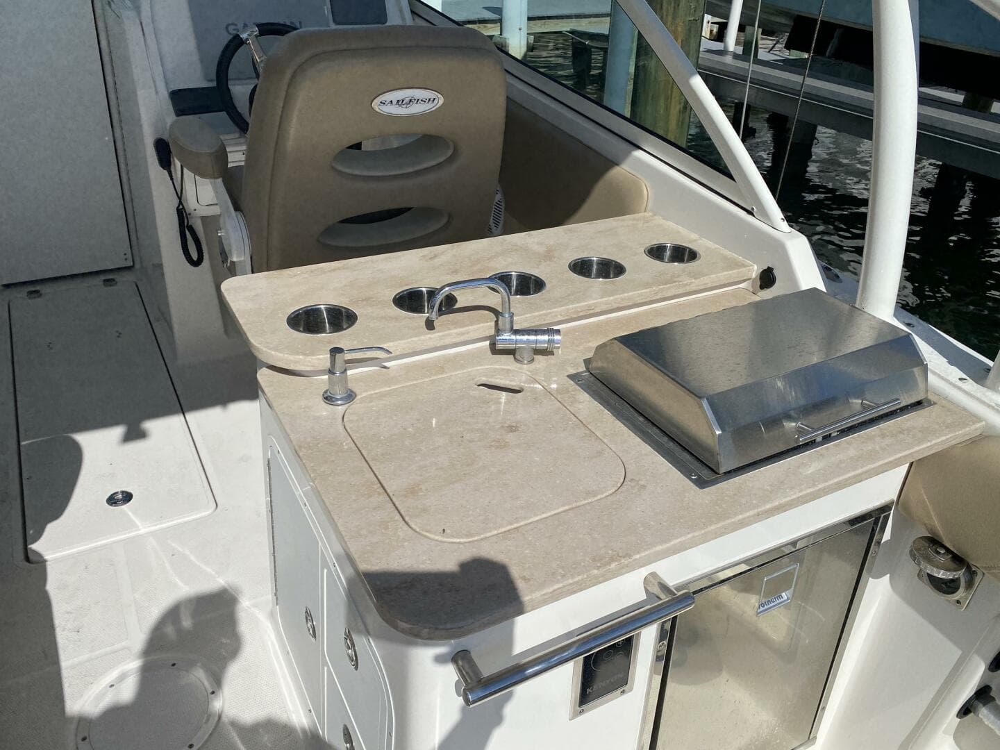 2018 Sailfish 275 Dual Console