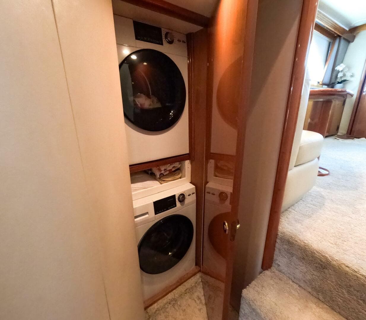 2004 Viking 45 Convertible