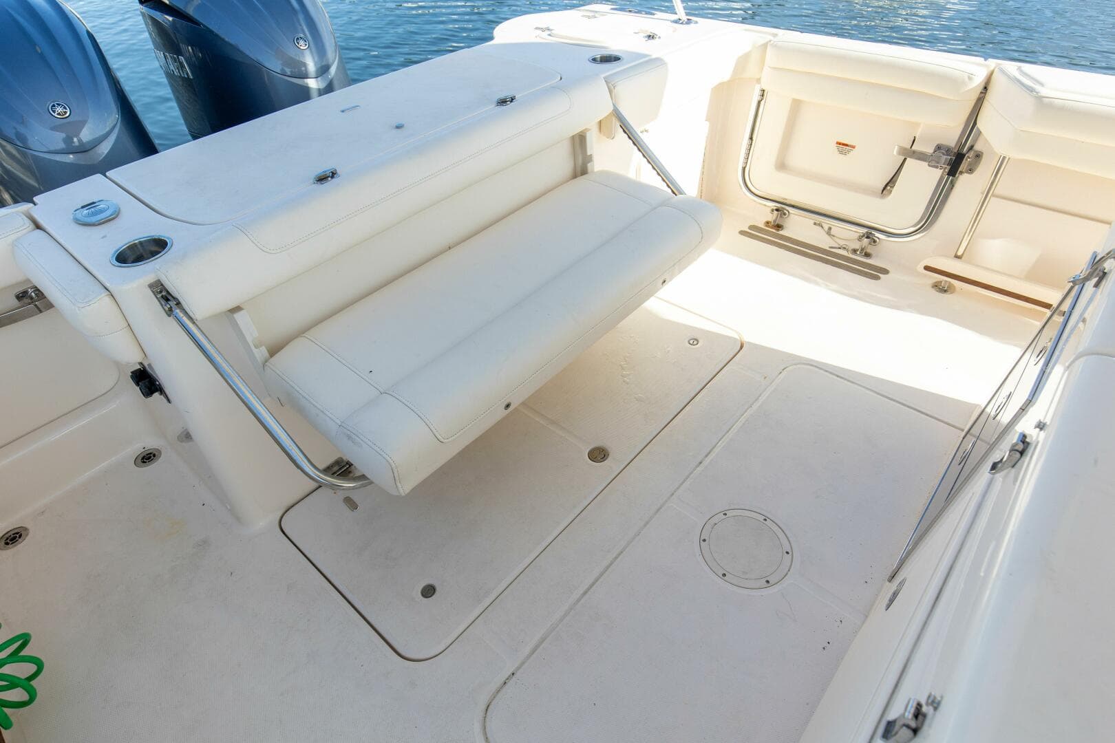 2022 32 Grady White Canyon 326 Cockpit Folddown Seat