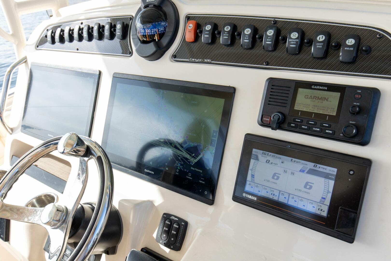 2022 32 Grady White Canyon 326 Electronics (1)