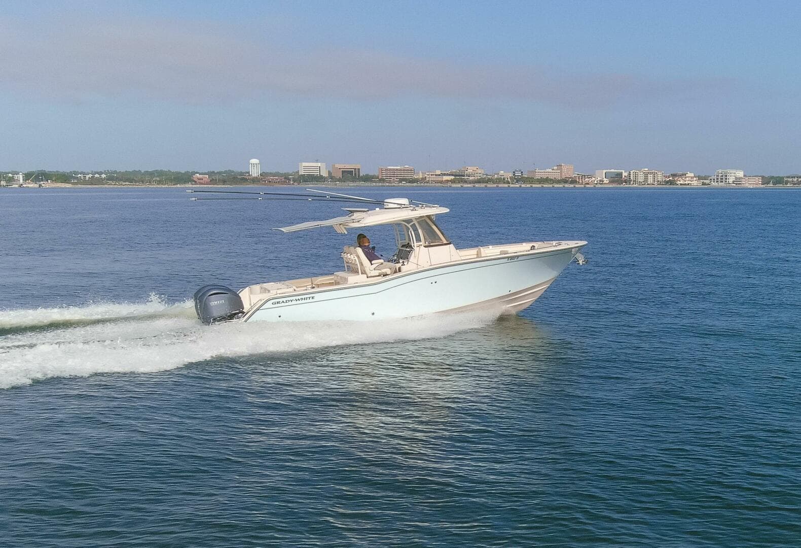 2022 32 Grady White Canyon 326 Running (1)