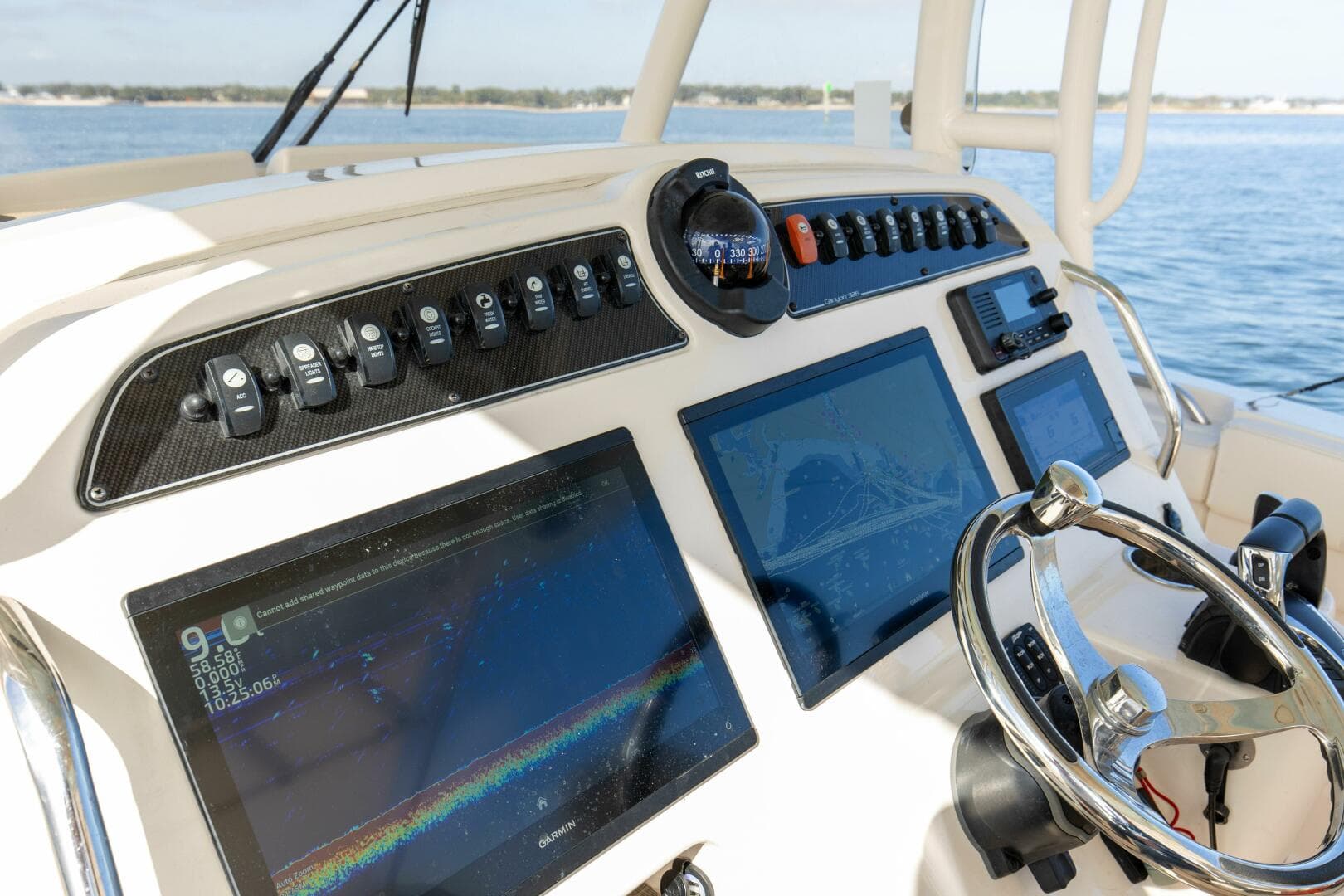 2022 32 Grady White Canyon 326 Electronics (2)