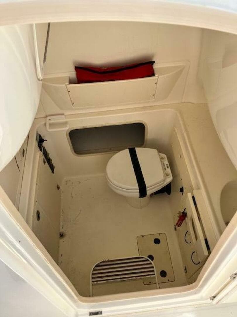 2008 Boston Whaler 320 Outrage