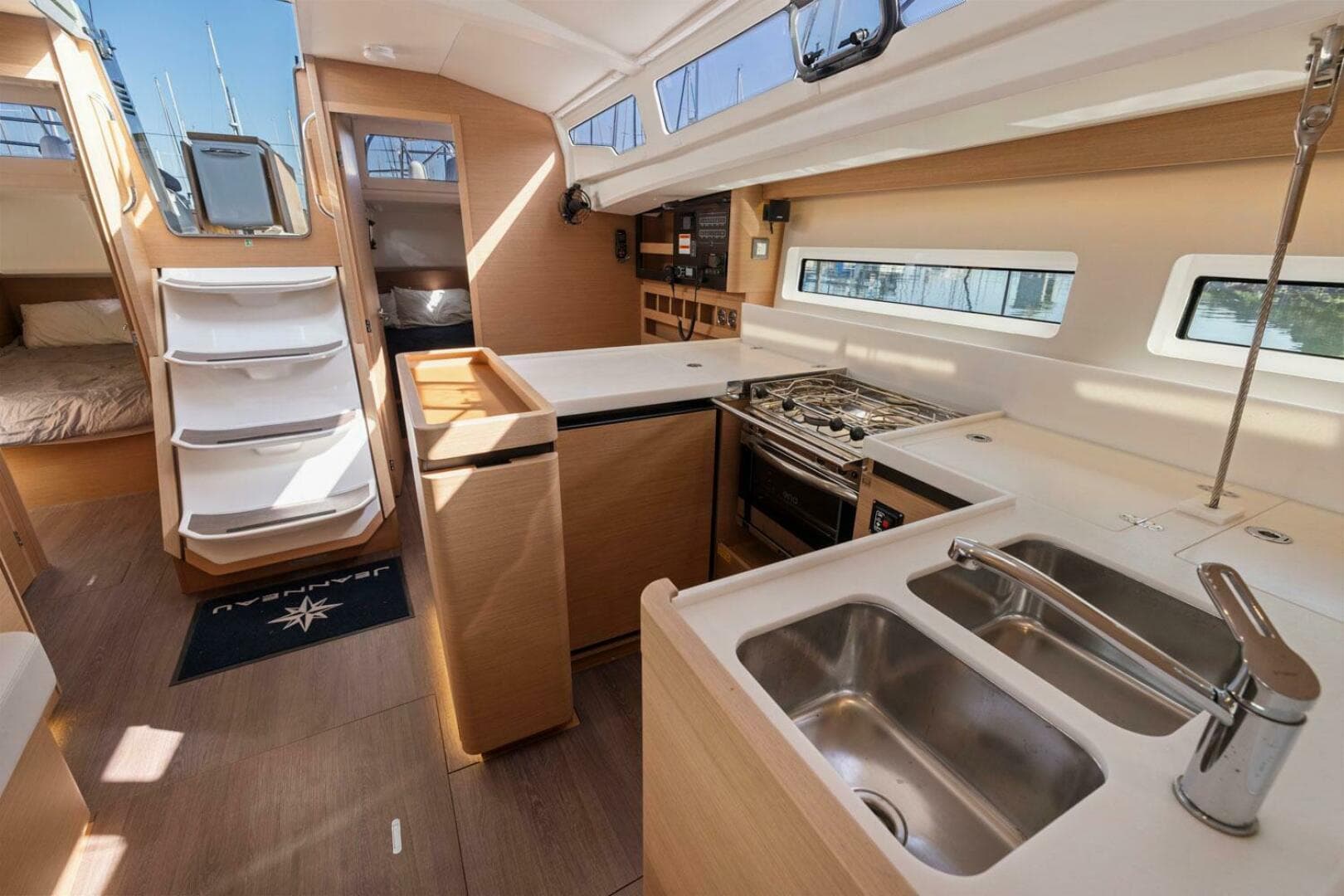 2022 Jeanneau Sun Odyssey 440
